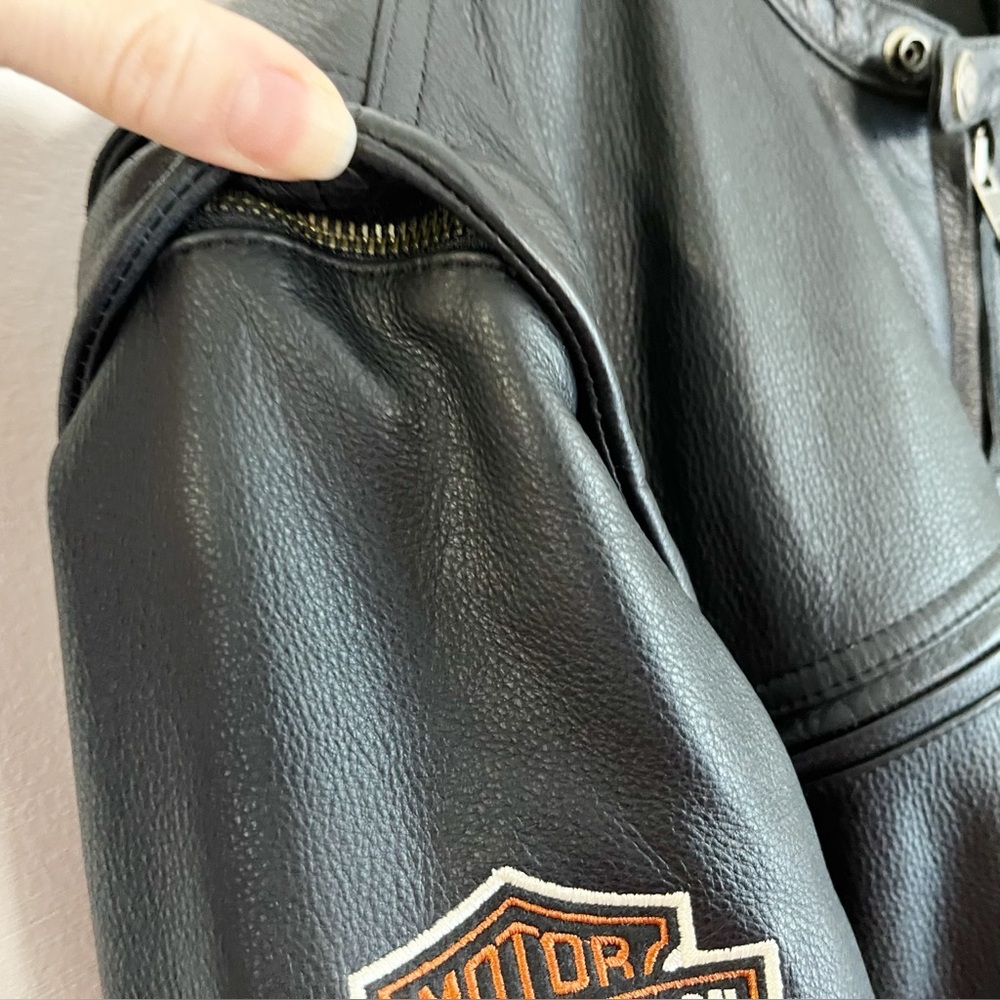 Harley-Davidson 2008 Black Leather Biker Jacket w/Air Vents, Ties for Snug Fit - Picture 8 of 17